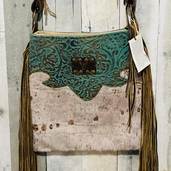 KIG - Picture 1 of 4